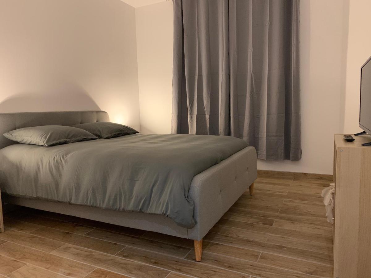 Appartement Cosy Jacuzzy Luxe Gare de Toulon Buitenkant foto