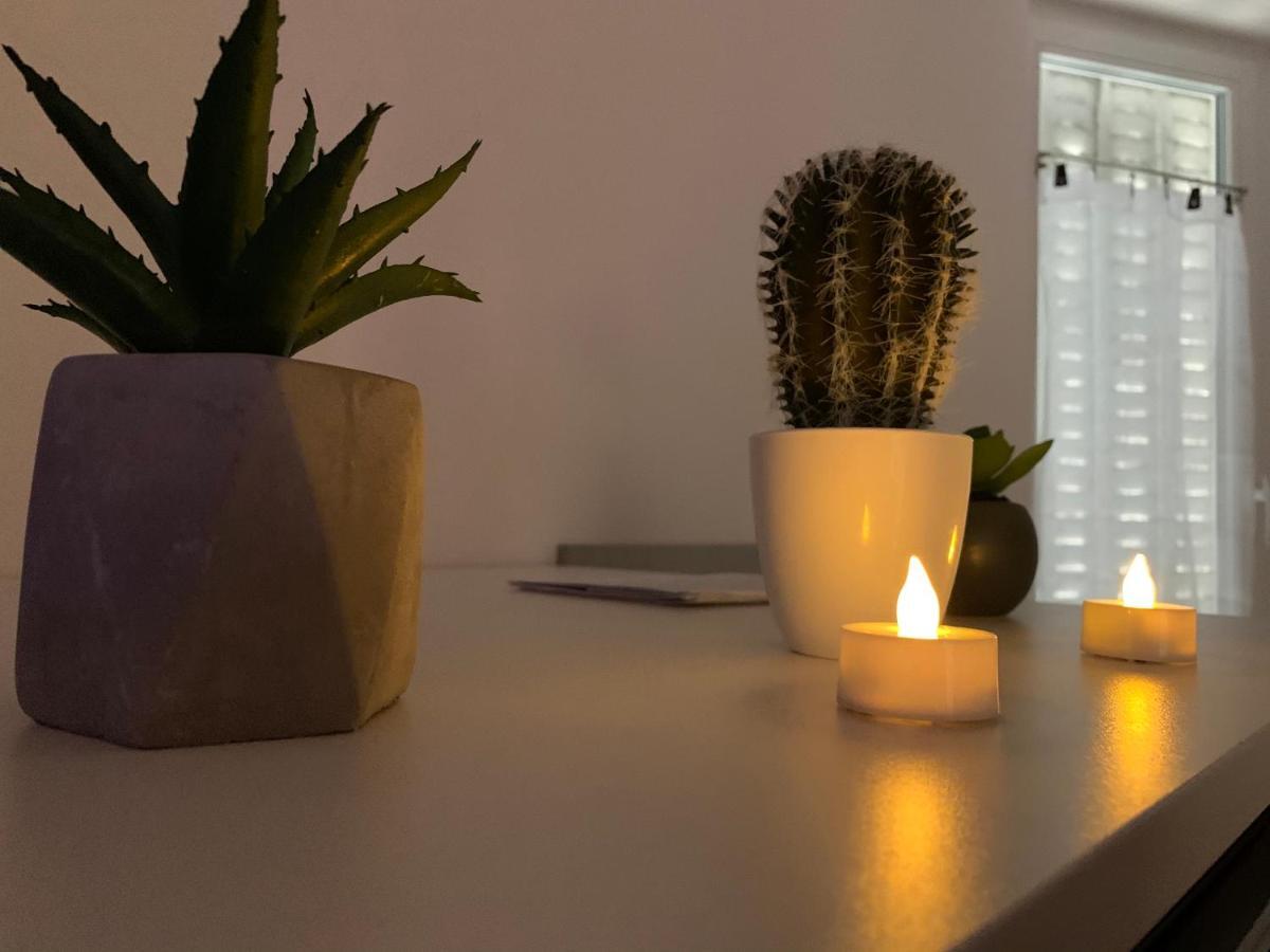 Appartement Cosy Jacuzzy Luxe Gare de Toulon Buitenkant foto