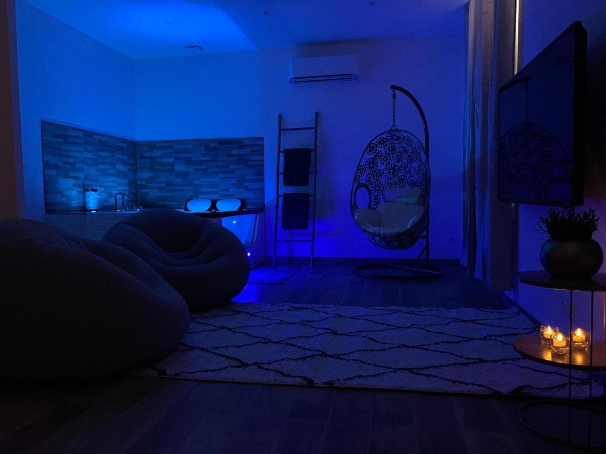 Appartement Cosy Jacuzzy Luxe Gare de Toulon Buitenkant foto
