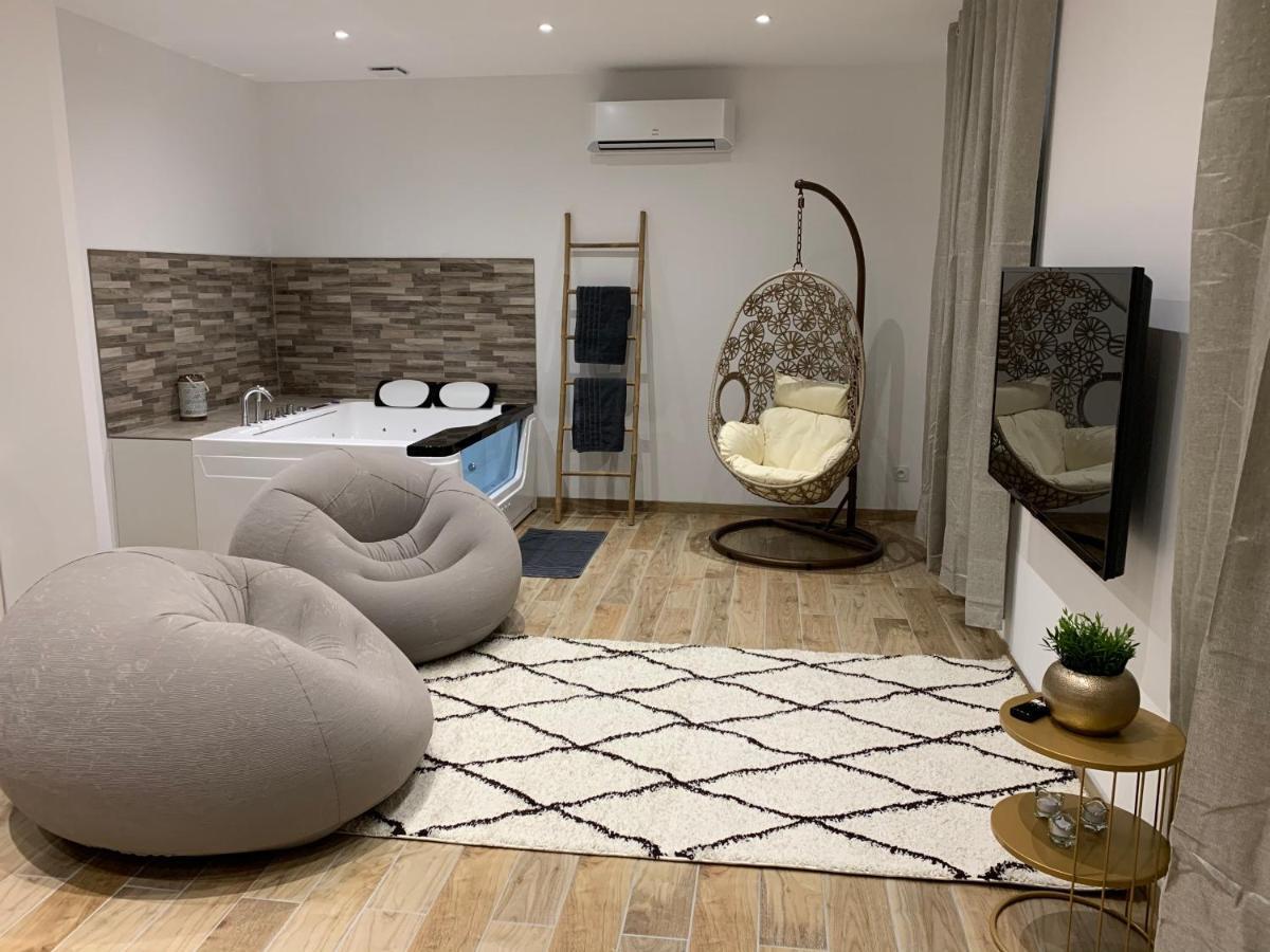 Appartement Cosy Jacuzzy Luxe Gare de Toulon Buitenkant foto