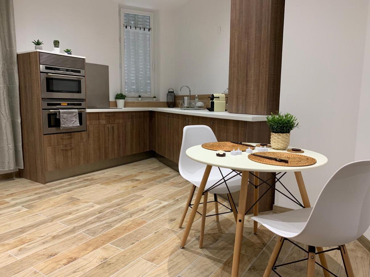 Appartement Cosy Jacuzzy Luxe Gare de Toulon Buitenkant foto
