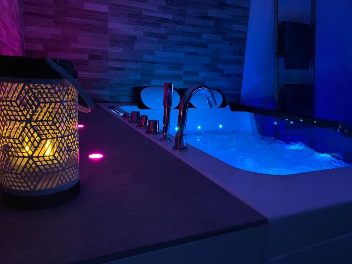 Appartement Cosy Jacuzzy Luxe Gare de Toulon Buitenkant foto