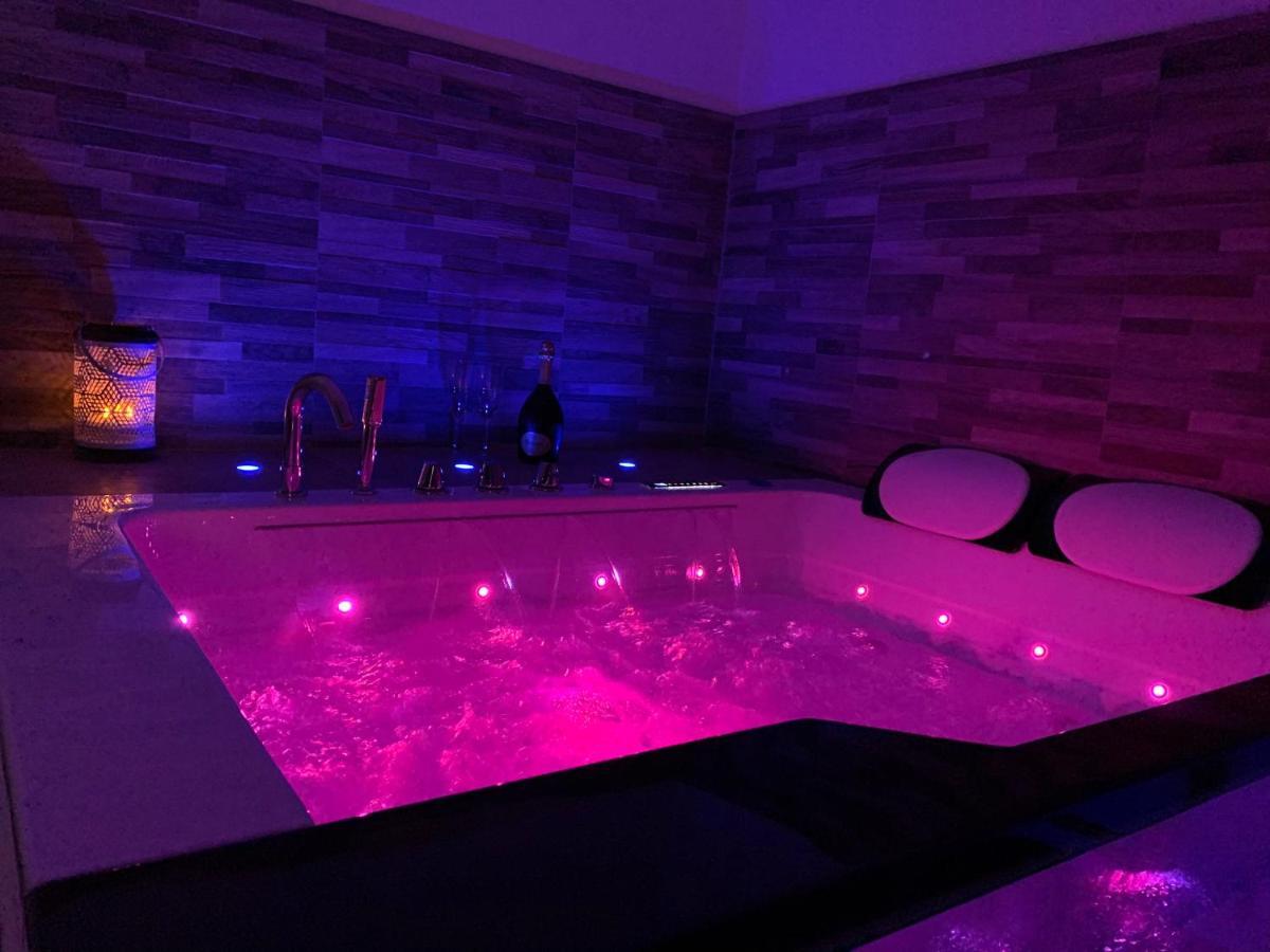 Appartement Cosy Jacuzzy Luxe Gare de Toulon Buitenkant foto